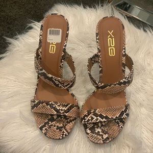 Snakeskin heel NEW